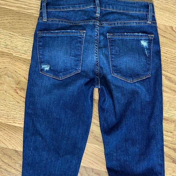 Super cute FRAME Brand Factory Distressed Skinny Jeans - Picture 11 of 15